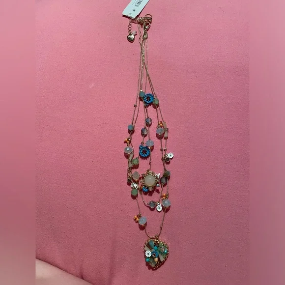🌼💐 BETSEY JOHNSON 💐🌼NECKLACE WITH LOTS OF BEADS. HEARTS 💕 AND FLOWERS